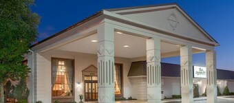 Ramada Plaza & Conf Center by Wyndham Louisville