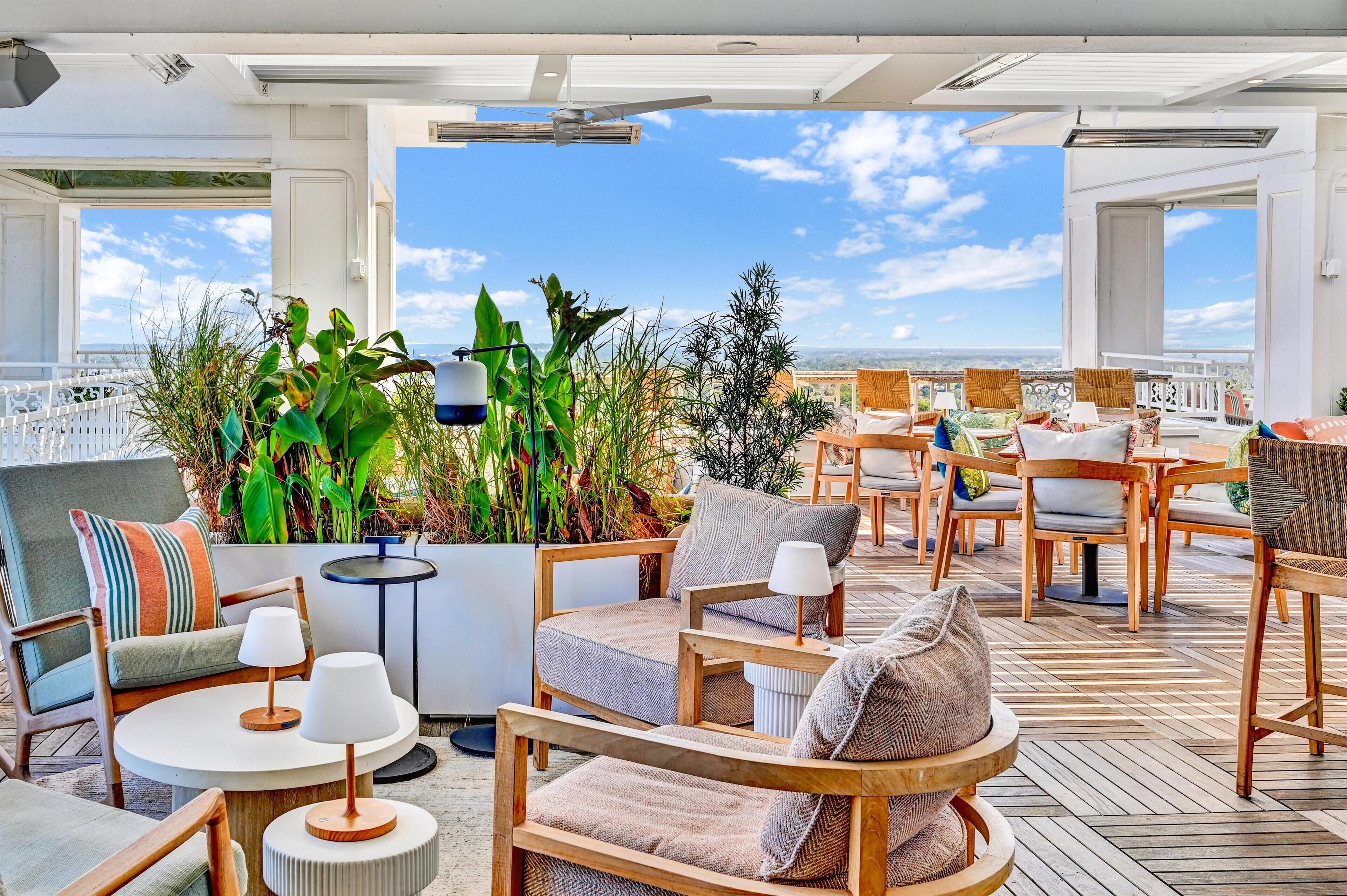 Lunch and brunch served, southern cuisine