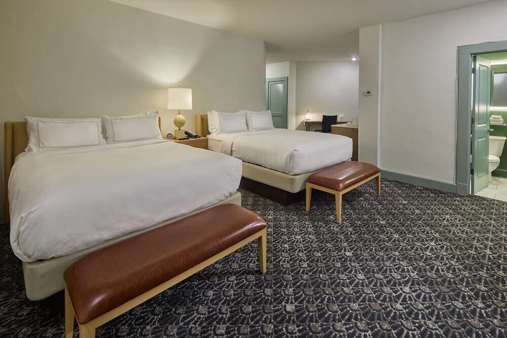 Premium bedding, in-room safe, free WiFi, bed sheets