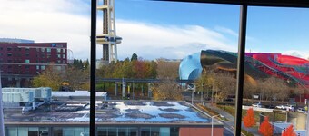 Executive Inn By The Space Needle