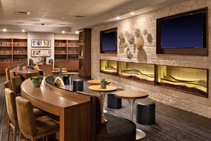 2 bar/lounge