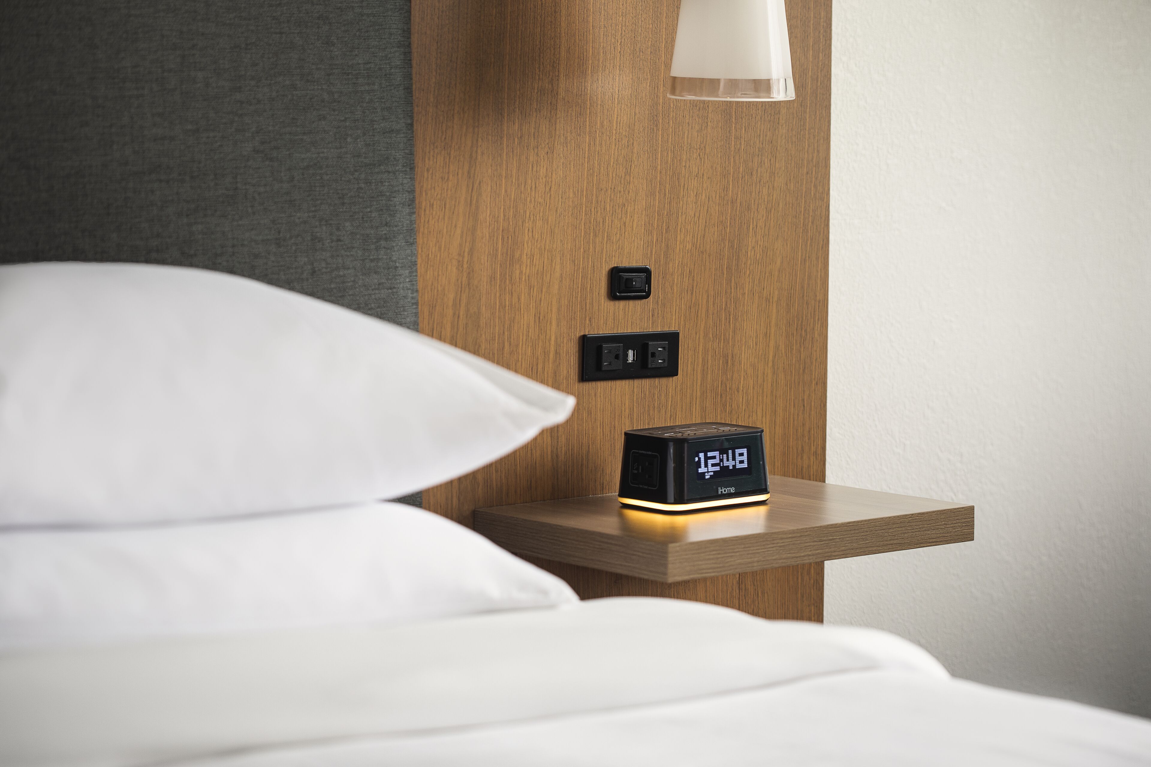 Egyptian cotton sheets, premium bedding, down comforters, pillowtop beds