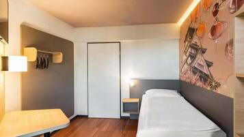 Habitació individual | Escriptori, cortines opaques i habitacions insonoritzades