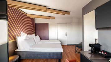 Premium Double Room | Desk, blackout drapes, soundproofing, free WiFi