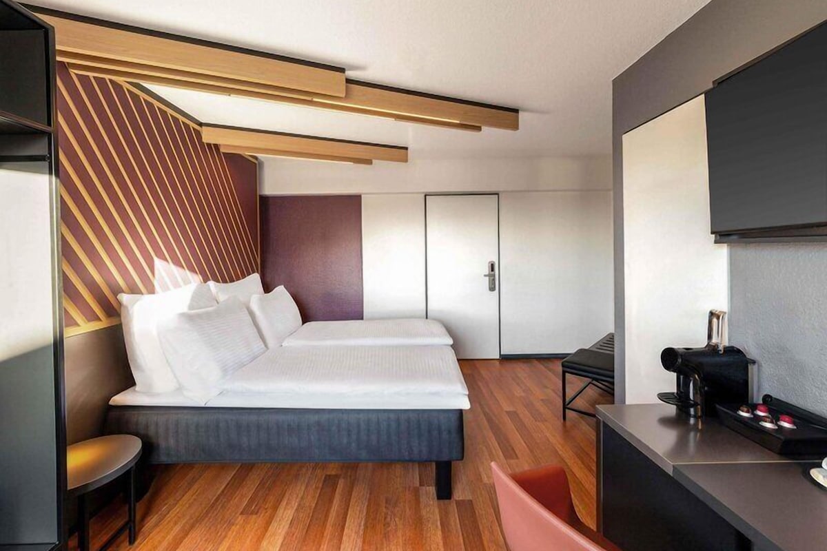 Premium Double Room | Desk, blackout drapes, soundproofing, WiFi (free)