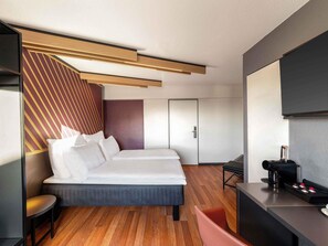 Bureau, rideaux occultants, chambres insonorisées, Wi-Fi gratuit