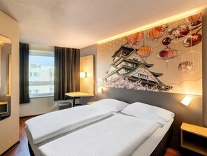 Double Room | Desk, blackout drapes, soundproofing, WiFi (free) - B&B Hotel Düsseldorf-Hbf (Düsseldorf)