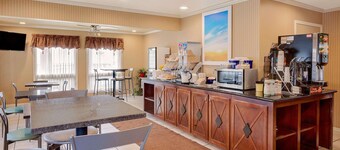 Days Inn & Suites by Wyndham Arcata