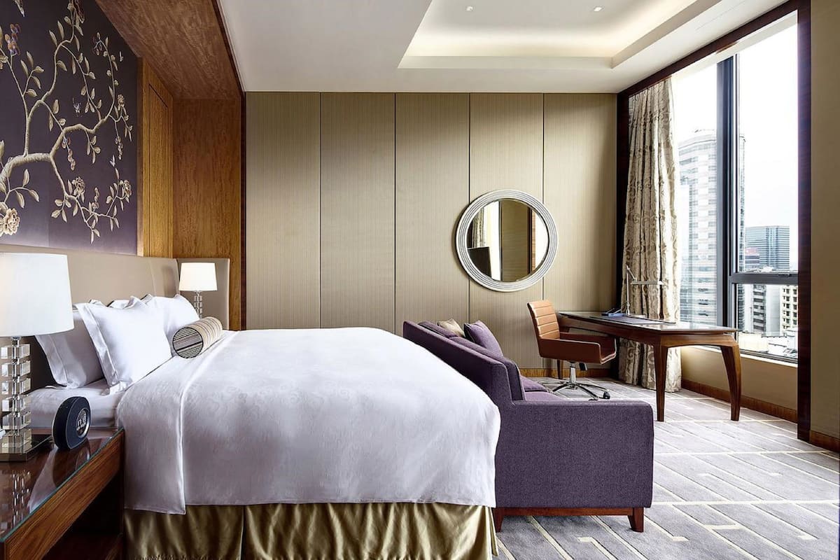Sky Harbour Room | In-room safe, desk, laptop workspace, free cots/infant beds