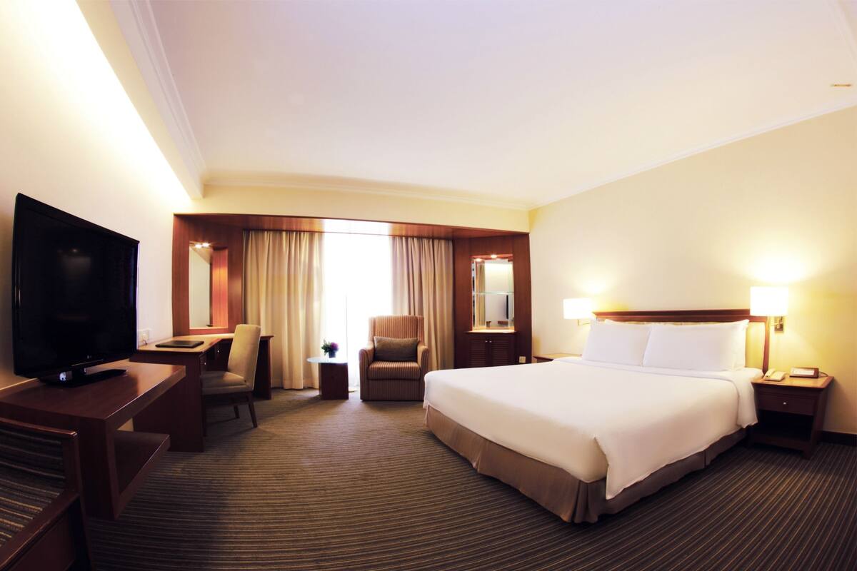 In-room safe, desk, iron/ironing board, WiFi (free)