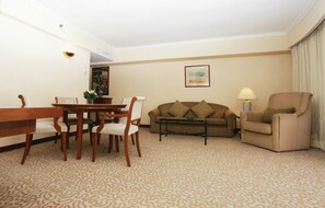 Suite, accès au salon club | Salle de séjour