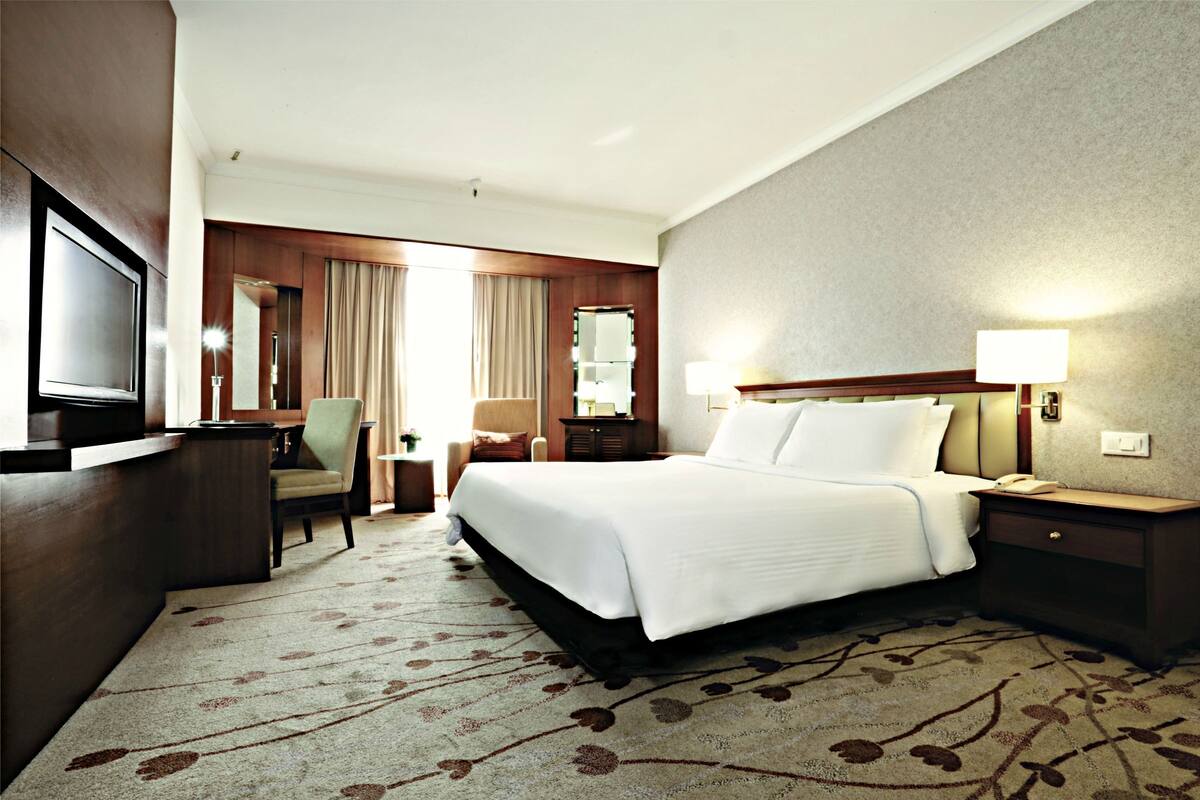 In-room safe, desk, iron/ironing board, WiFi (free)