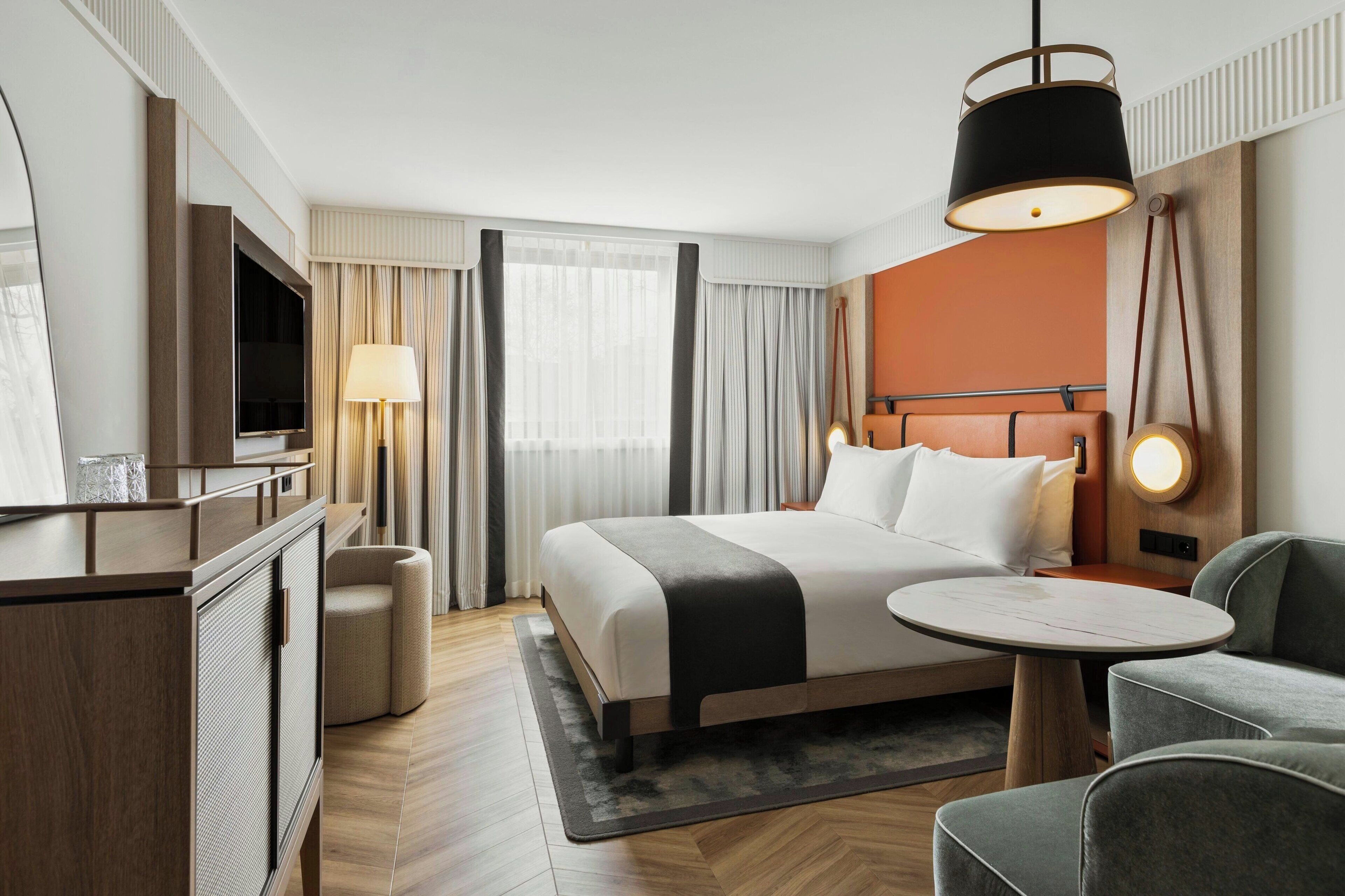 Pillowtop beds, minibar, in-room safe, blackout drapes