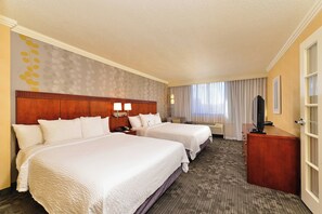 Premium bedding, pillow-top beds, desk, blackout curtains - Courtyard by Marriott Denver Cherry Creek (Denver)