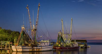 Shem Creek Inn