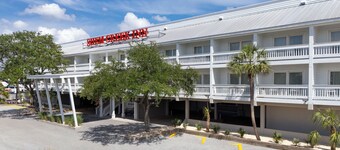Shem Creek Inn