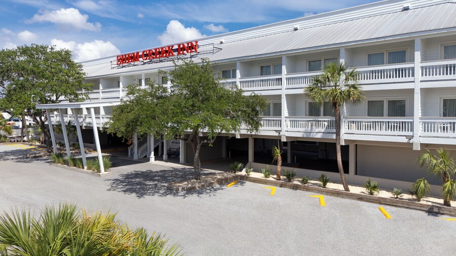 Shem Creek Inn
