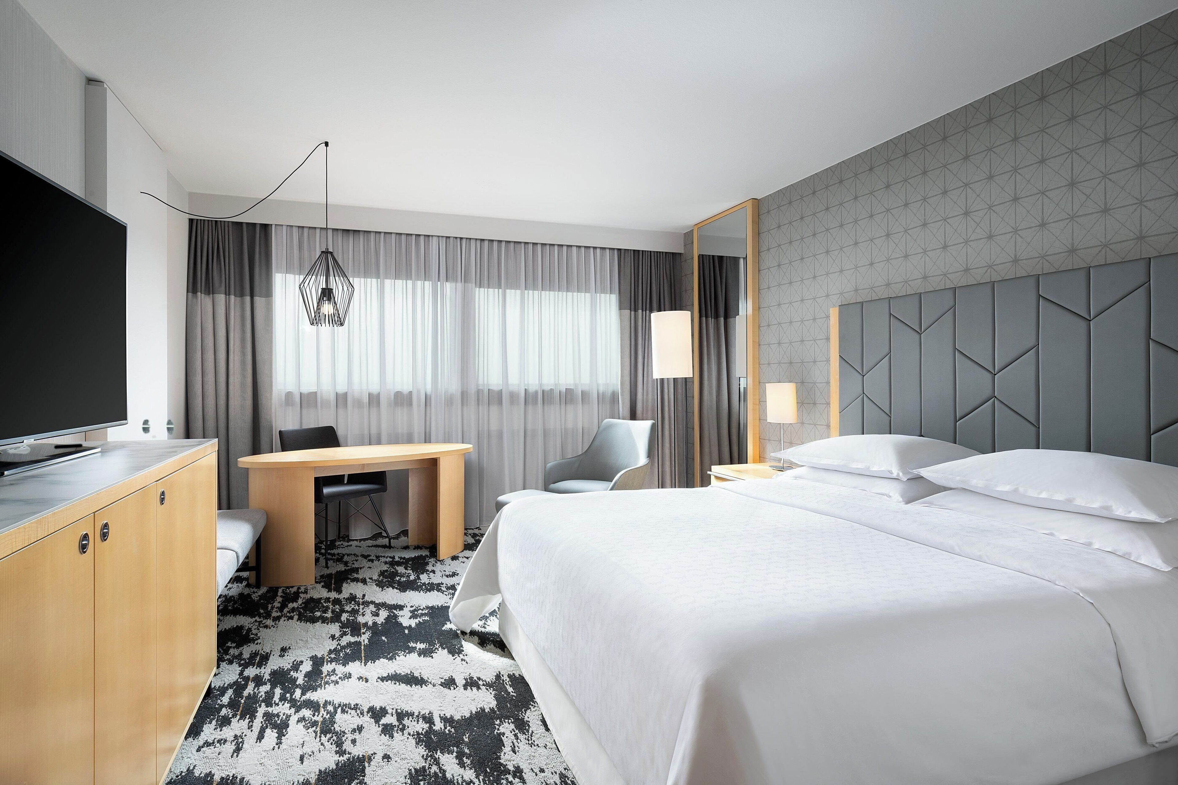 1 bedroom, hypo-allergenic bedding, in-room safe, desk