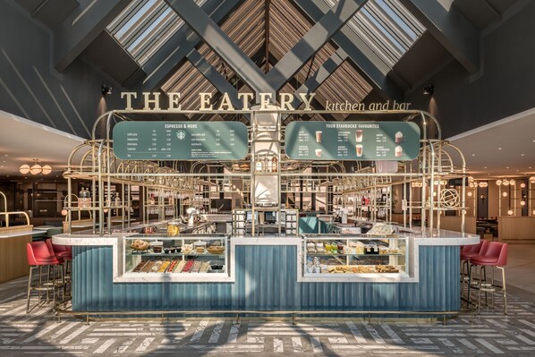 2 bars/lounges