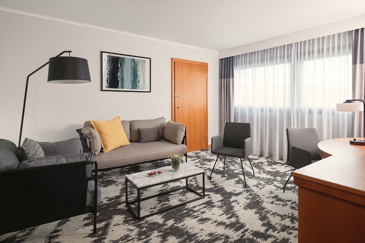 Junior Suite, 1 King Bed