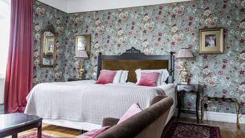 Executive Double Room, City View | Individually decorated, individually furnished, blackout drapes