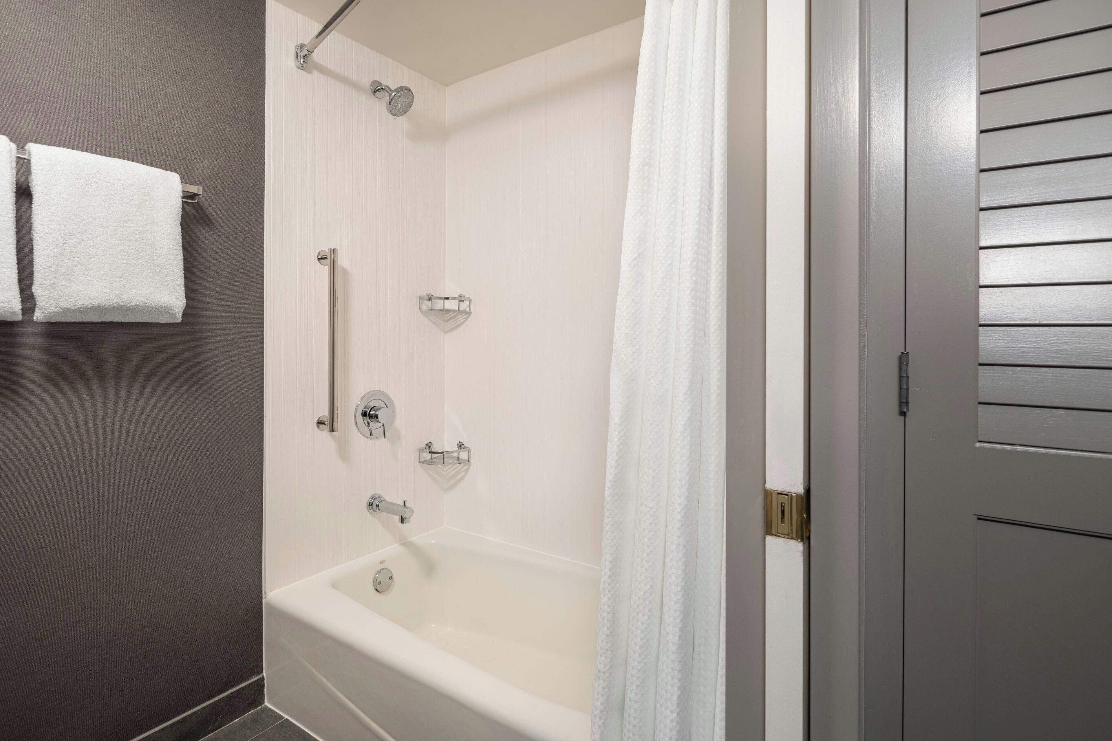 Photo - Courtyard Seattle Southcenter