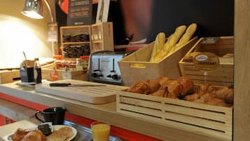 Daily buffet breakfast (EUR 13.90 per person)