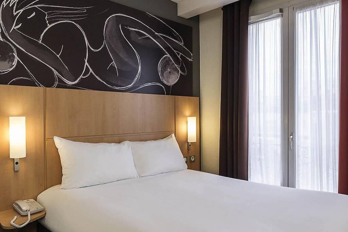 Habitación estándar doble, 1 cama doble | Escritorio, cortinas opacas, sistema de insonorización