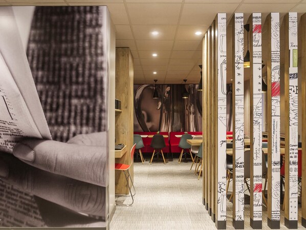 Daily buffet breakfast (EUR 13.90 per person)