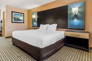 Desk, blackout drapes, free WiFi, bed sheets - Quality Inn Amarillo West near Medical Center (Amarillo)