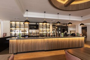 Bar (on property) - Holiday Inn Guildford by IHG (Guildford)