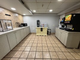 Free daily continental breakfast