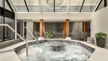 Indoor spa tub