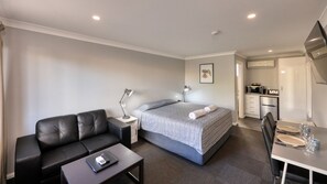 Quarto standard, para não fumantes (King Bed)