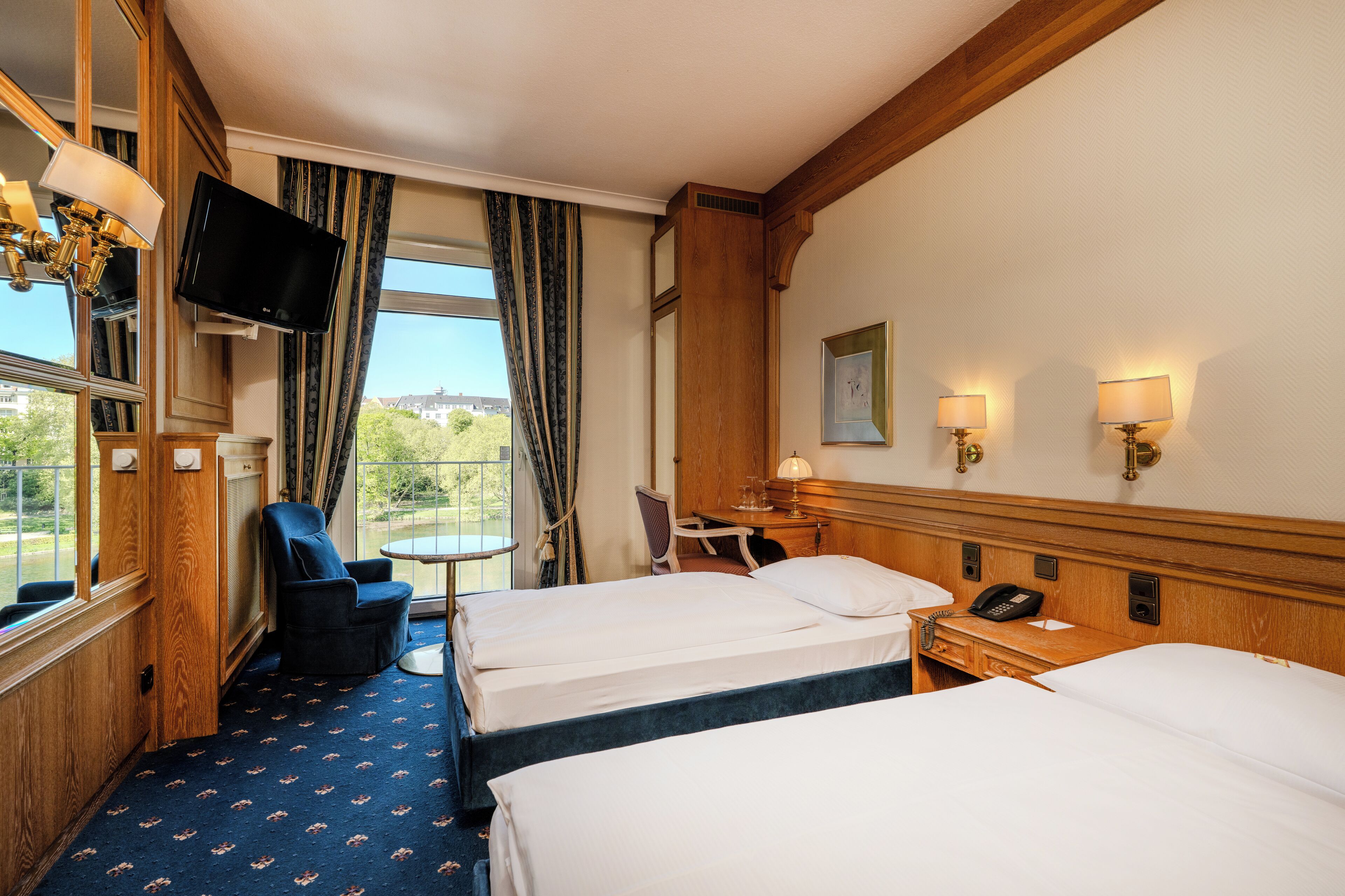 comfort twin room, 2 single beds | 1 bedroom, hypo-allergenic bedding, minibar, desk