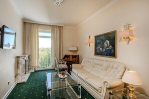 Suite | Living area | 32-inch TV with cable channels