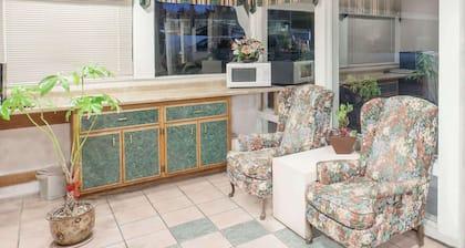 Days Inn by Wyndham Fresno Central