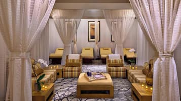 2 bars/lounges, poolside bar