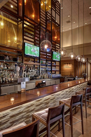 2 bares o lounges, bar junto a la alberca