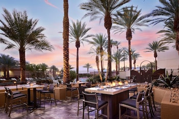 8 restaurants, breakfast, lunch, dinner served; American cuisine at JW Marriott Desert Springs Resort & Spa