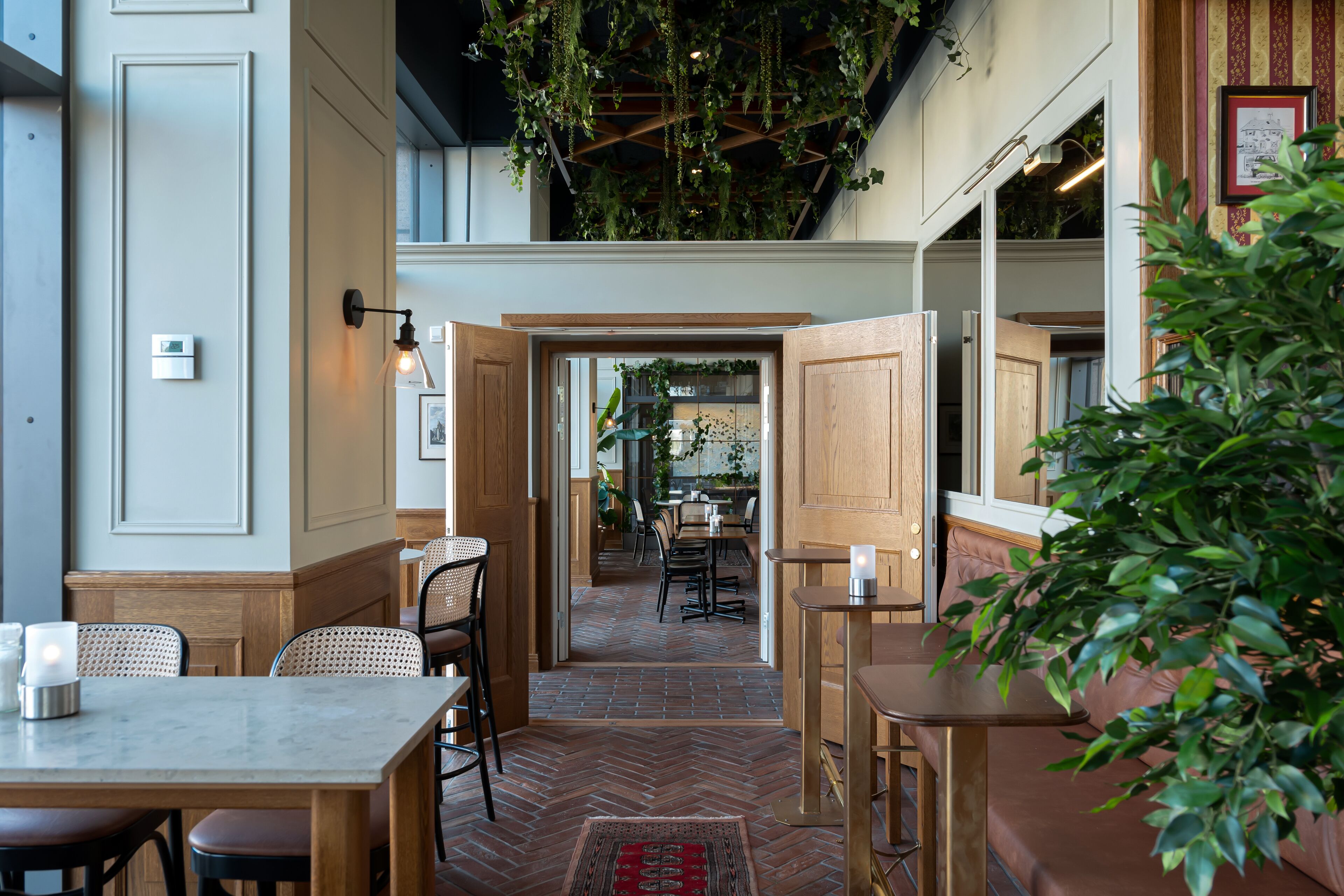 2 barer/lounger och pub