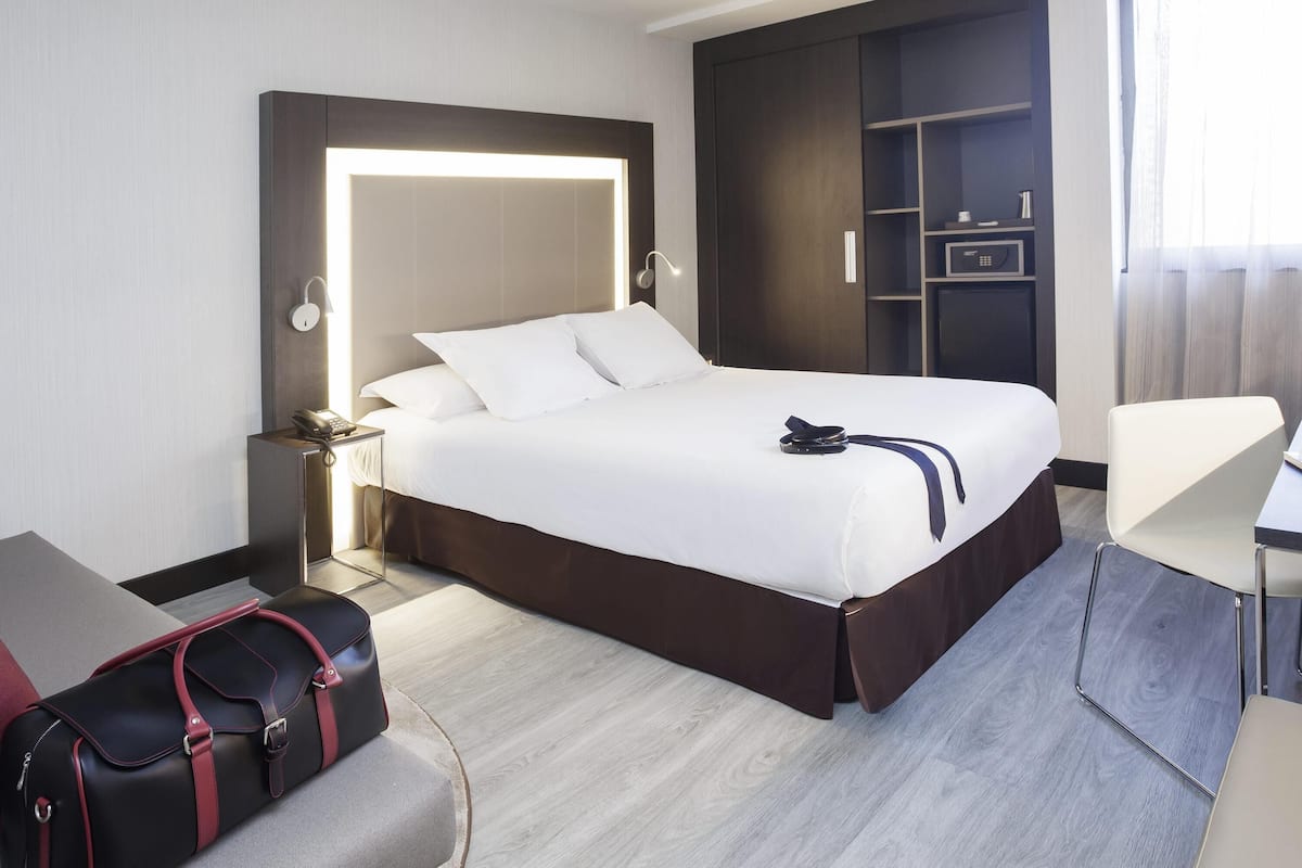 Literie hypoallergénique, couette en duvet d'oie, minibar