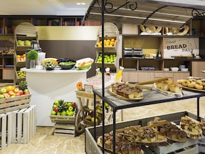 Café da manhã, almoço e jantar