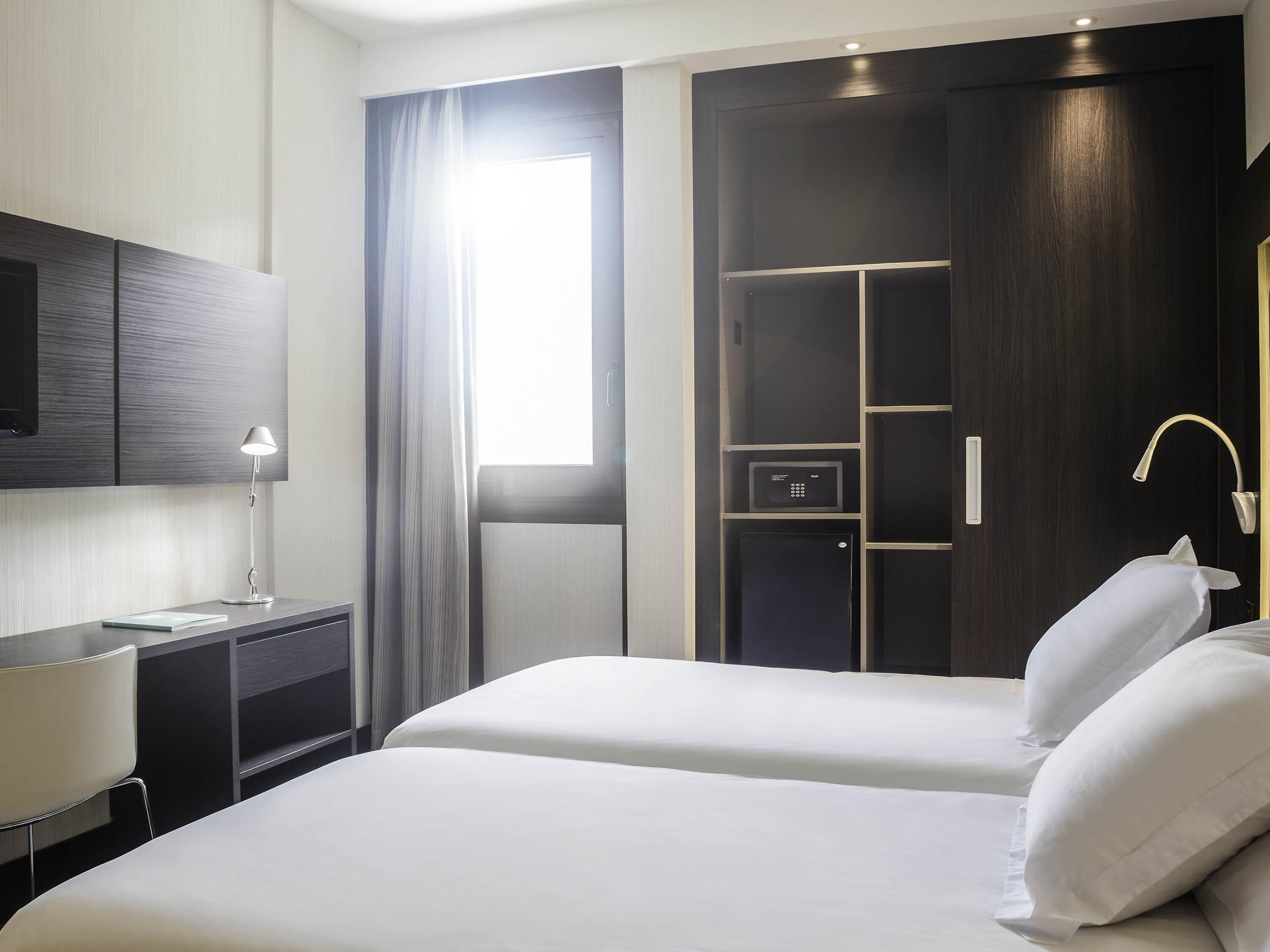 Roupas de cama antialérgicas, edredons de pluma, frigobar