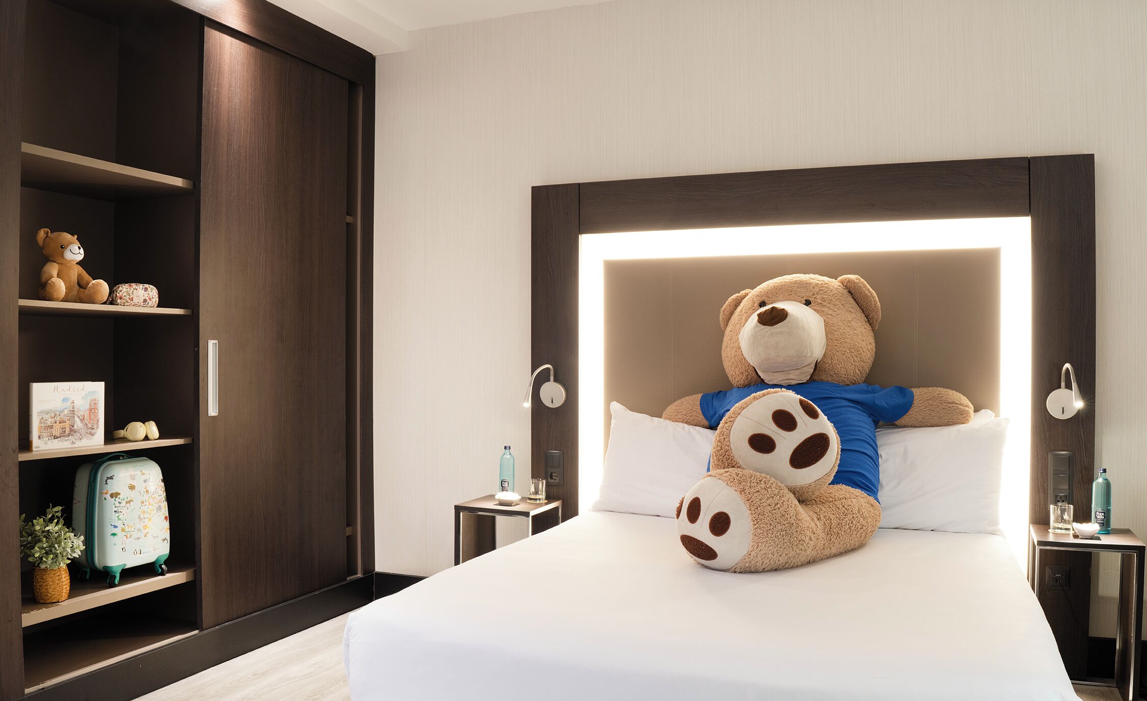 Standaard kamer, meerdere bedden | Hypoallergeen beddengoed, donzen dekbedden, een minibar