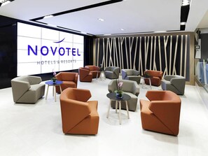 2 bars/lounges, poolside bar - Novotel Madrid Center (Madrid)
