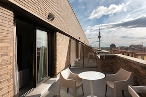 Executive Room, 1 Queen Bed, Terrace | Terrace/patio