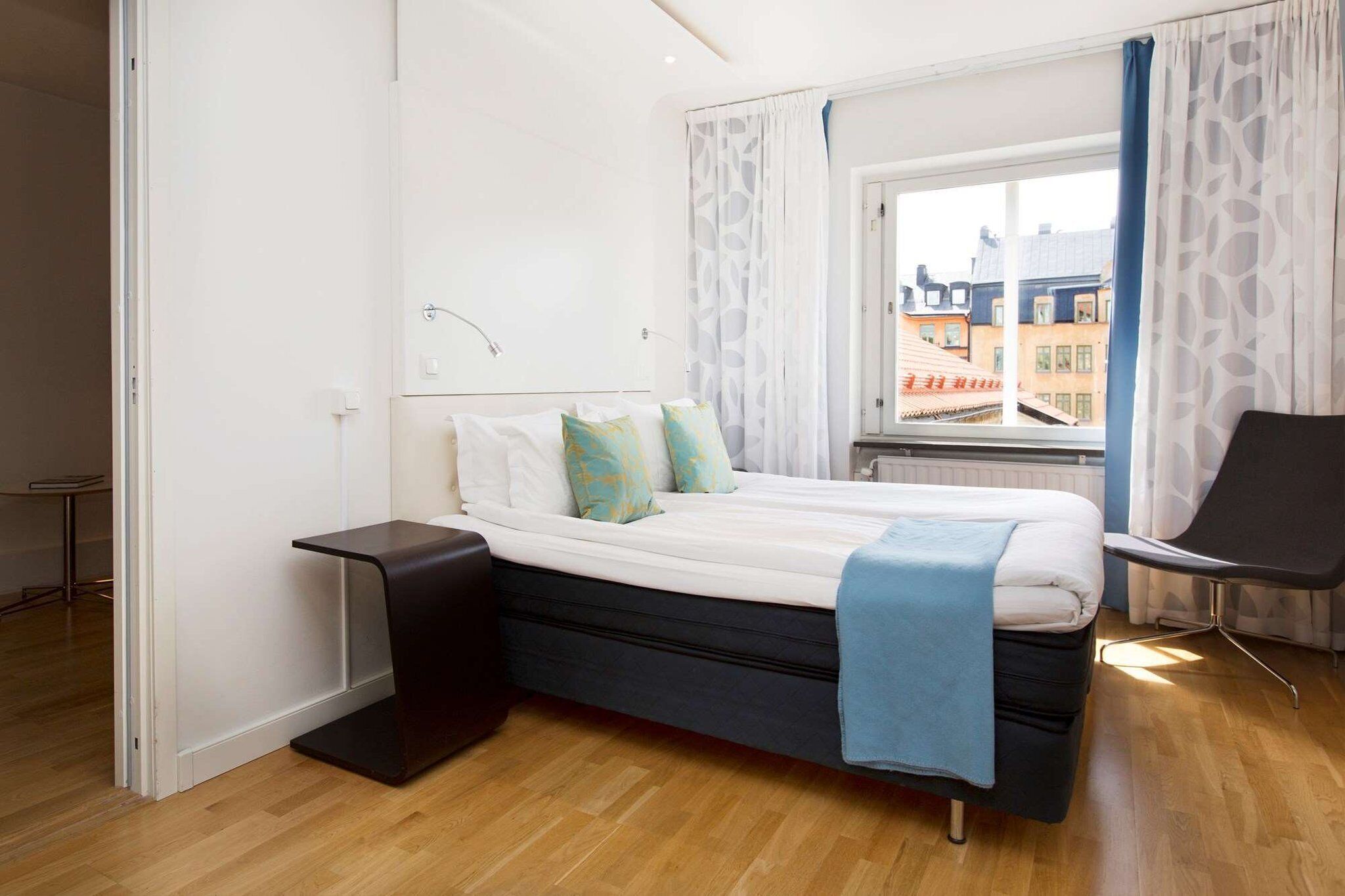 minibar, in-room safe, desk, laptop workspace