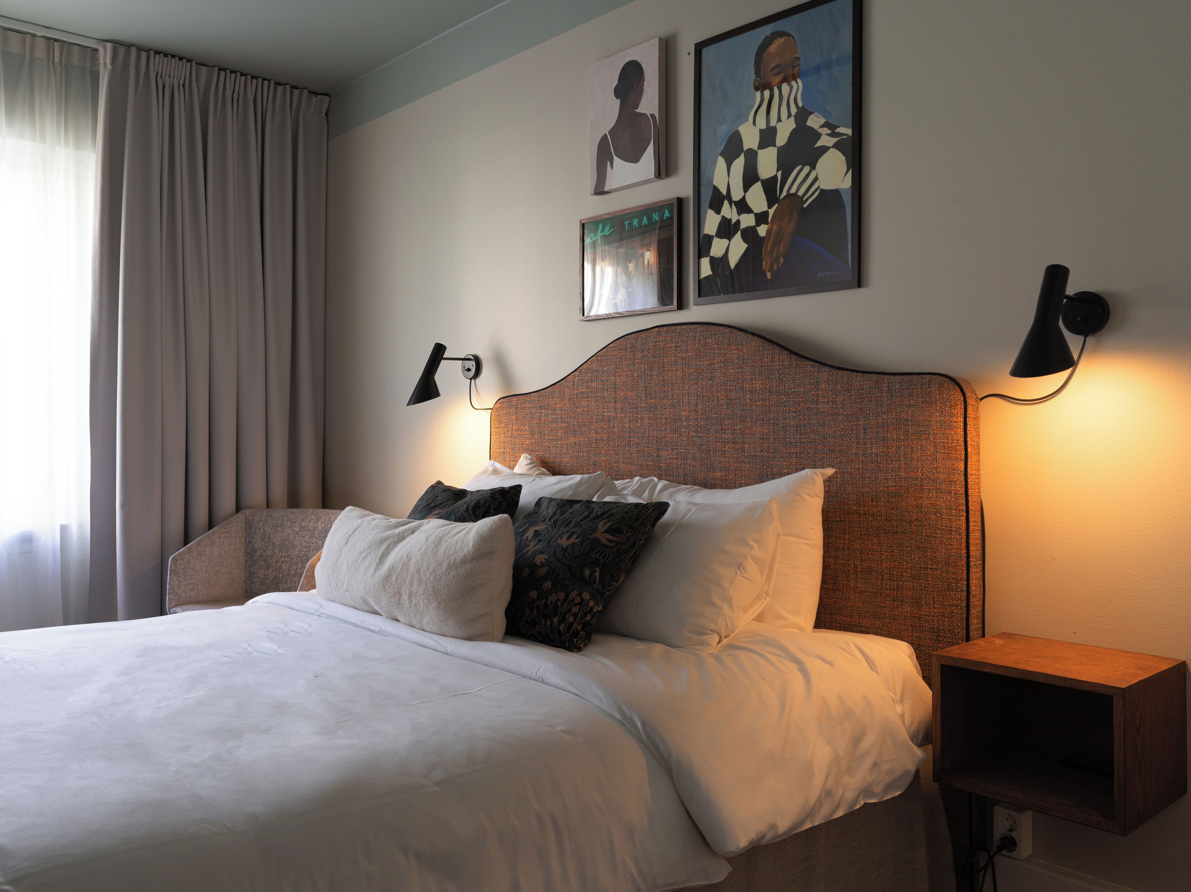 Superior Double Room | Minibar, in-room safe, desk, laptop workspace