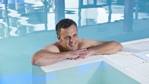 Luokittelematon kuva, 4 kautta 77, painike